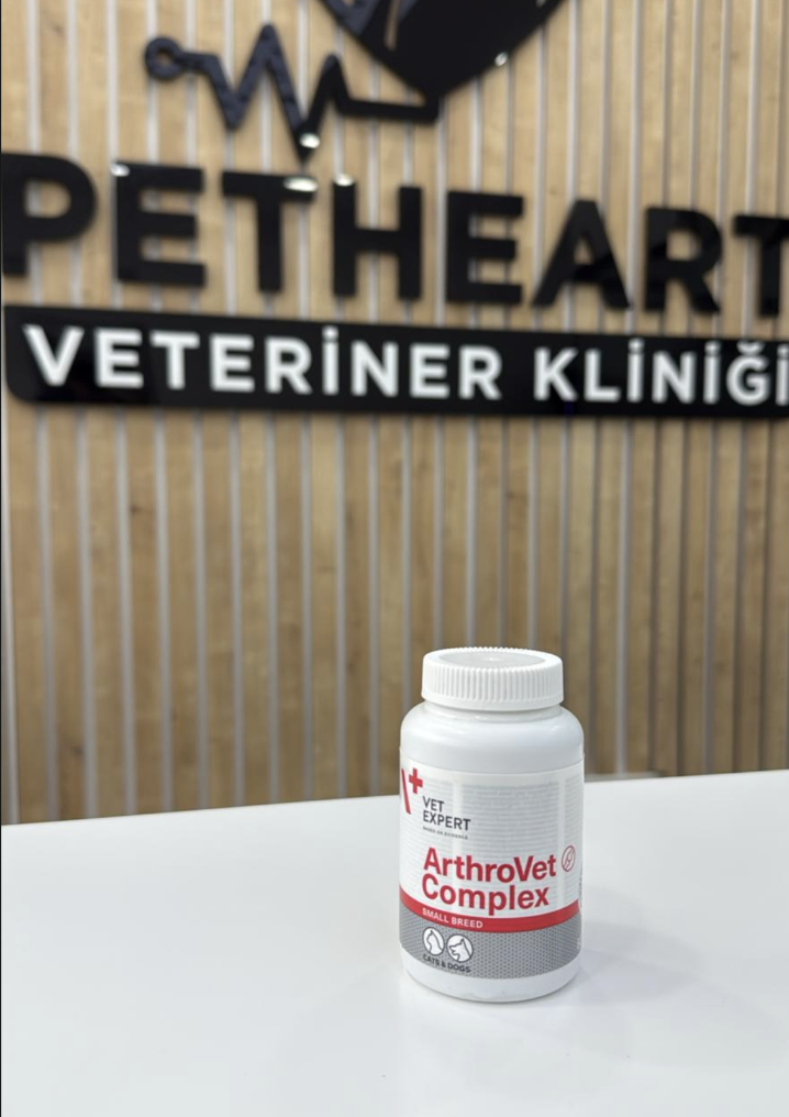 Veteriner kliniklerinde satılan kedi multivitamin macunları ve bağışıklık destekleri